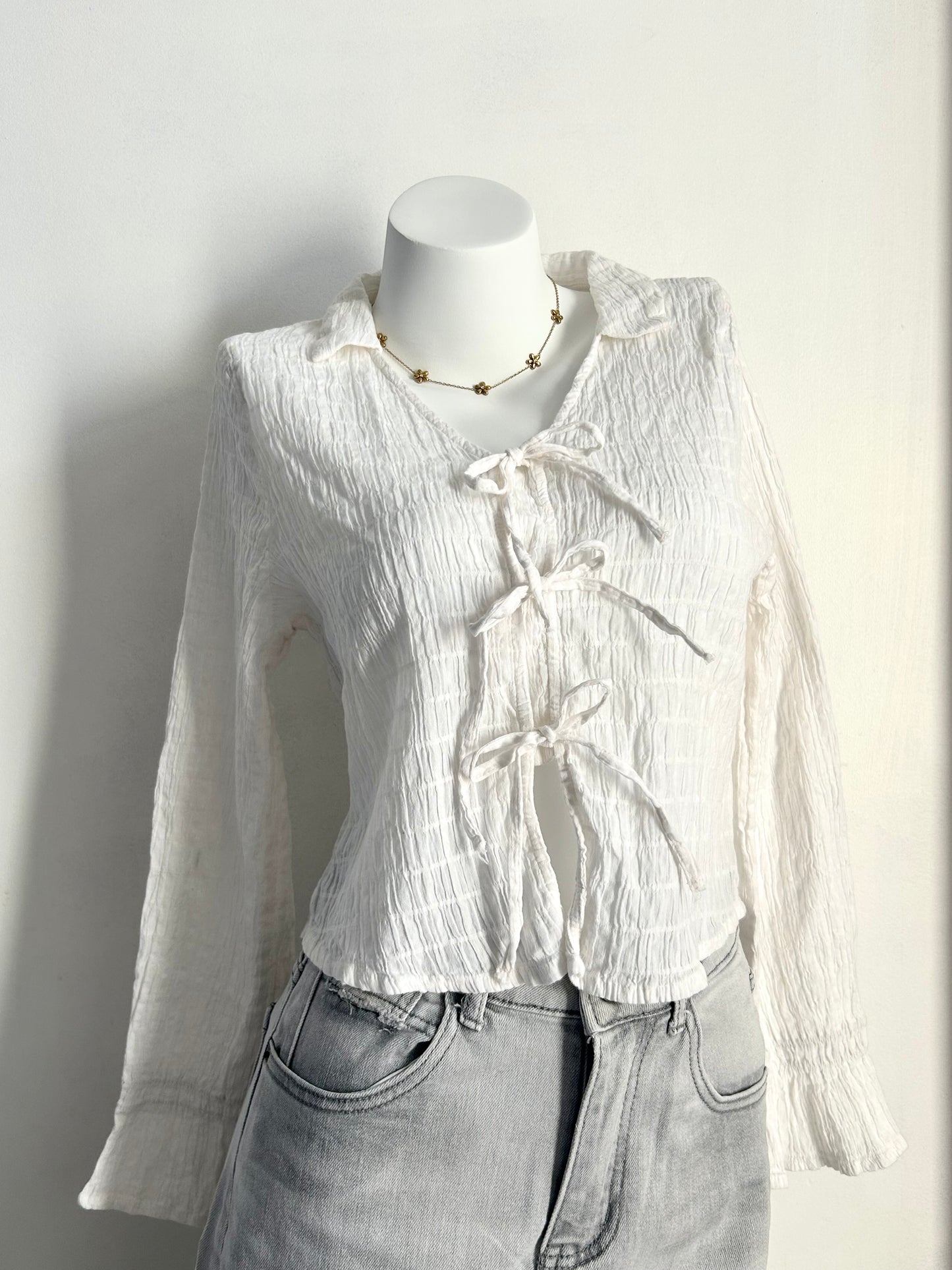 Ribbon tie top
